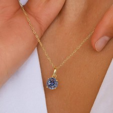 Collana con ciondolo solitario