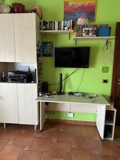 scrivania ad angolo, scrivania e libreria