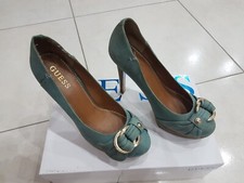 Decollete Guess scarpe donna tacco logato oro spillo punta tonda verde azzurro