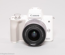 Canon EOS M50, bianca, con