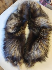 Grande sciarpa di volpe argentata, valore stimato 550 euro, svendo a 190 euro.