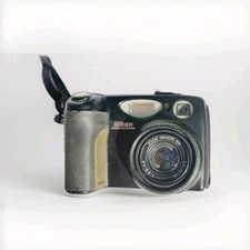 Retro Nikon Coolpix 5400