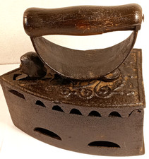 ANTICO FERRO DA STIRO IN