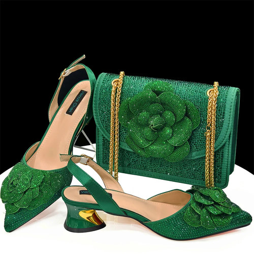 Scarpe donna punta grande
