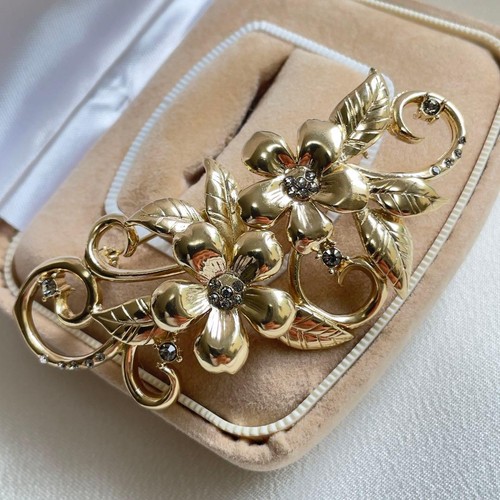 Spilla vintage con fiori