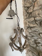 Lampadario in legno grigio