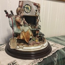 statuetta lavorata a mano in