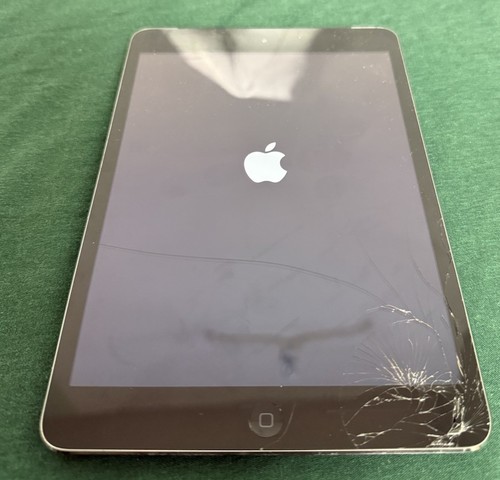 Ipad mini a1490 - 2, danneggiato