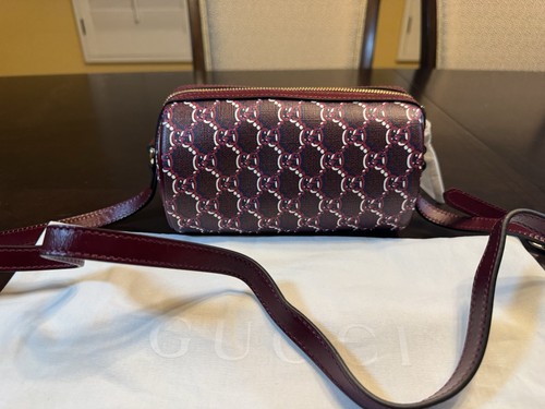New authentic gucci supreme - new,
