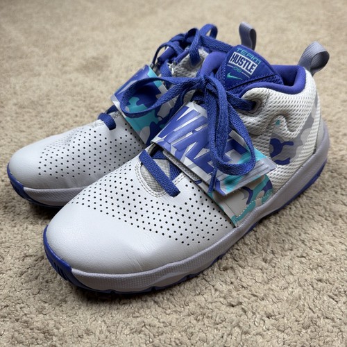 Nike team hustle sneaker - hustle, d8
