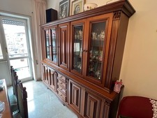 REGALO Credenza legno con tavolo e 6 sedie abbinati
