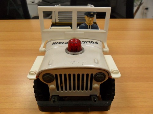 Jeep modello latta - in,