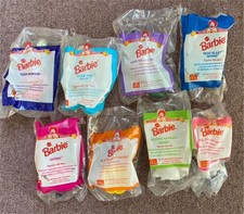 Set di 8 oggetti con figure