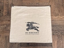 Autentico Burberry Logo Dust