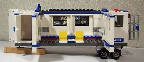 Lego police mobile command - police,