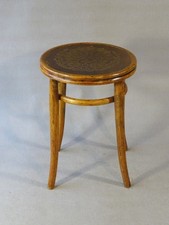 Tabouret bas en bois-courbé