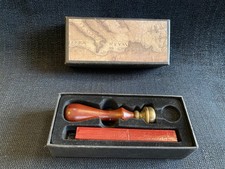 Timbro a secco con Ceralacca