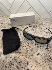 Occhiali Sharp 3D modello