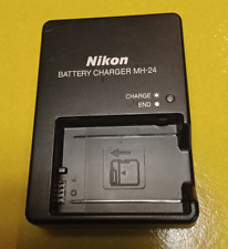 Nikon MH-24 Caricabatteria originale poco usato.
