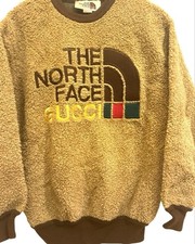 Il maglione in pile North Face