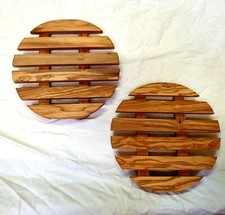 SOTTOPENTOLA tondo ARTIGIANALE fatto a mano composto da listelli in legno ulivo