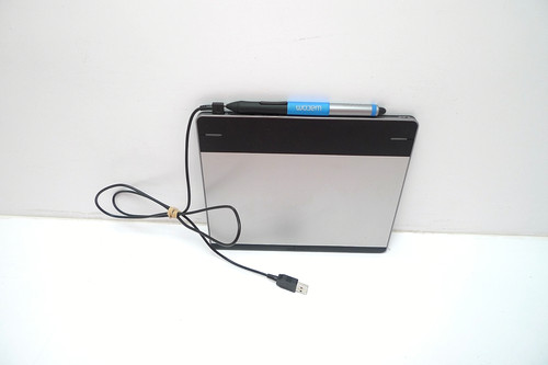 Wacom intuos small tablet - small,