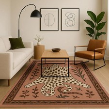 Tappeto in lana leopardata trapuntato a mano: design artigianale stravagante