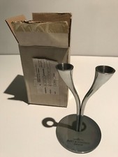 MOET & CHANDON POMPONNE CANDLE STICK HOLDER CHAMPAGNE FLUTE GLASS HOLDER EN CAJA