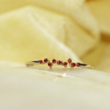 Delicado Granate Anillo 14k