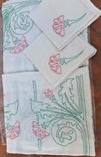 Tovaglia bianca da 6 persone in puro lino ricamata a mano con fiori verde e rosa