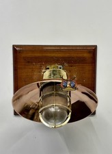 Coppia di vecchie lampade da