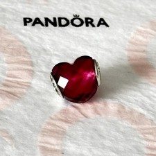 Charm Pandora Essence "Love" -