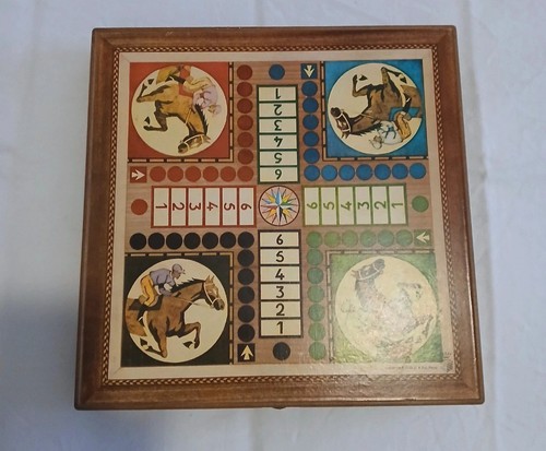 Scatola con gioco - dama, e