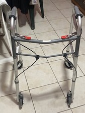 Deambulatore Fisso Pieghevole Con 2 Ruote Grandi Piroettanti E 2 Fisse Con Freno