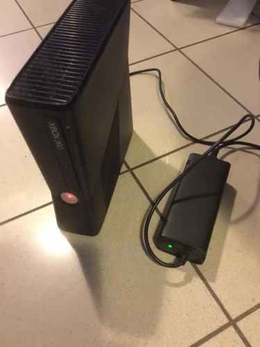 Xbox 360 slim 4gb - xbox,