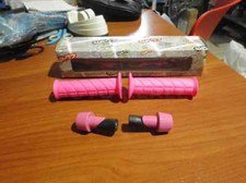 COPPIA MANOPOLE CON BILANCIERI CEMOTO STRADA FUXIA CON FORO 125 SCOOTER MAI USAT