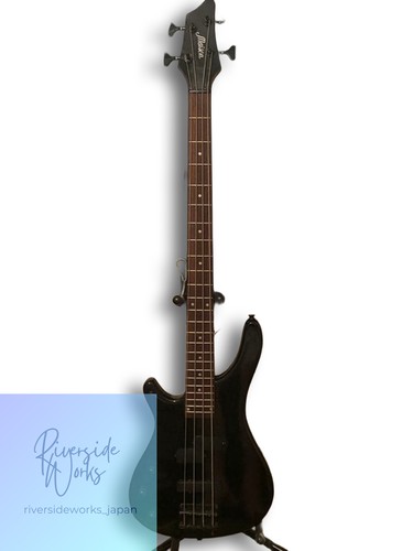 Basso elettrico nero mancino