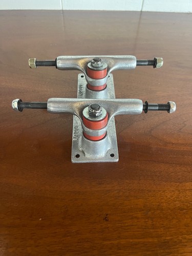 Skateboard trucks vintage - skateboard,