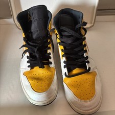 Size 11 - Air Jordan 1 Mid