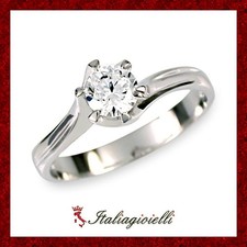 Seducente Anello Solitario in