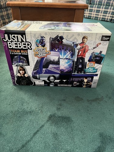Justin bieber rockin tour bus - tour,