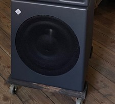 1 subwoofer Neumann KH750 DSP