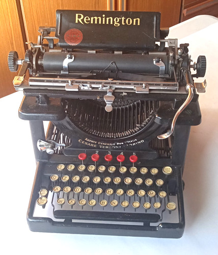 Typewriter remington - "remington, 10