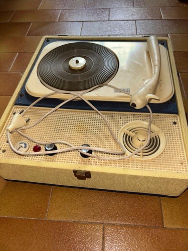 Vecchio giradischi vintage - vecchio,