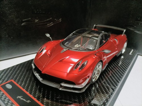 Model pagani huayra - yy,