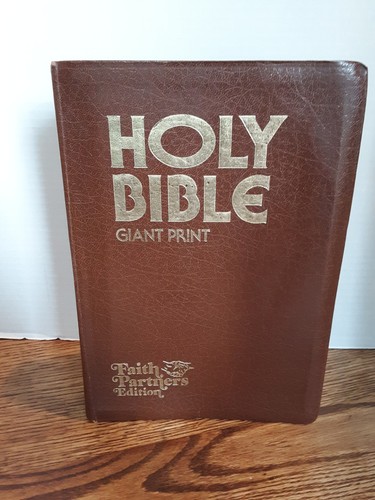 Holy bible giant print - holy,
