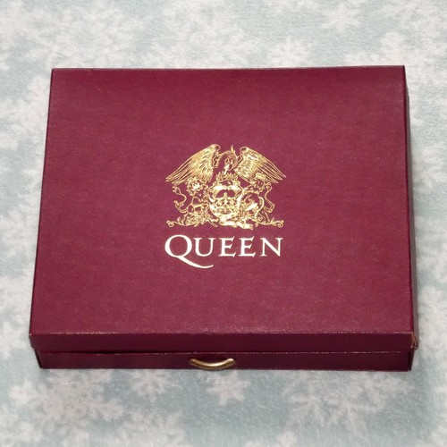 Queen box tricks complete - of,