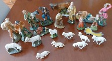 Statuine presepe lotto 24 pezzi alcune da riparare