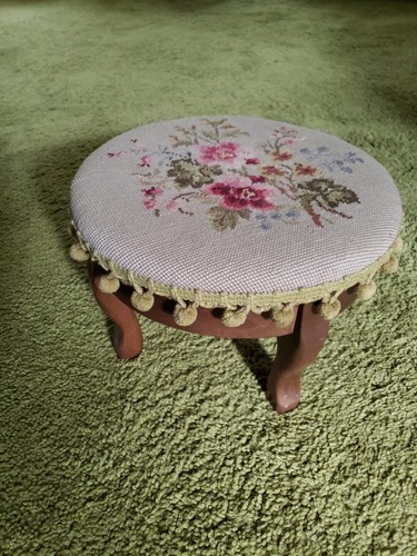 Poggiapiedi vintage floreale