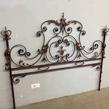 Elegante Antica testiera matrimoniale Letto ferro battuto . Oro e Porpora 1930 c